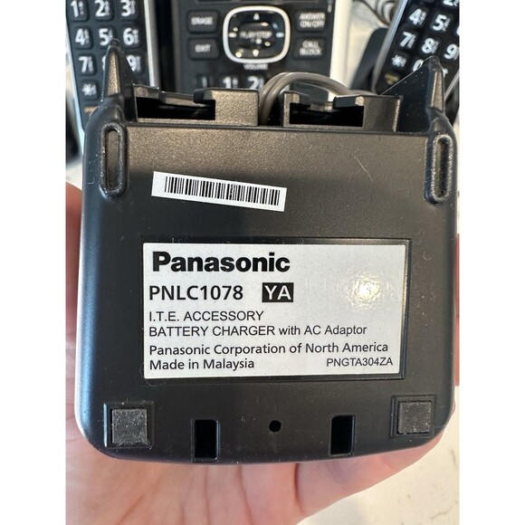 Panasonic KX-TG885SK Link2Cell Bluetooth Cordless Phone System 5 Handsets - Picture 6 of 10